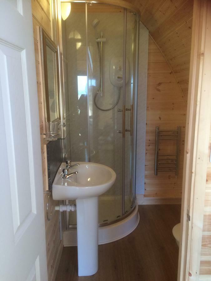 הוילה לאירג Loch Shin Glamping Pods מראה חיצוני תמונה